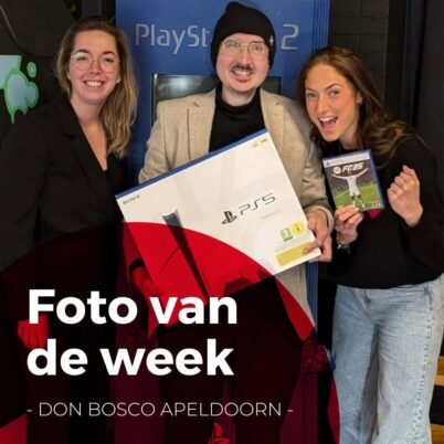 Na de feestdagen verraste directeur Rianka van Os iedereen bij Don Bosco Apeldoorn met een PlayStation 5! 🎮

Kijk, daar worden jongeren blij van 😃

#DonBosco
#Apeldoorn
#fotovandeweek 
#PlayStation5
#PS5Surprise
#BlijeGezichten
#GamingCommunity
#JongerenWerk
#SamenSterk
#FeestNaDeFeestdagen
#DonBoscoSpirit
#GoodVibes
#JeugdGeluk
#PositieveVerandering
#GamingForGood
#VerrassingVanHetJaar